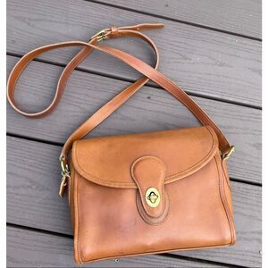 Vintage Coach Devon British Tan Crossbody Leather Bag 9908